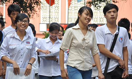 Bỏ cộng điểm cho mẹ anh hùng thi đại học