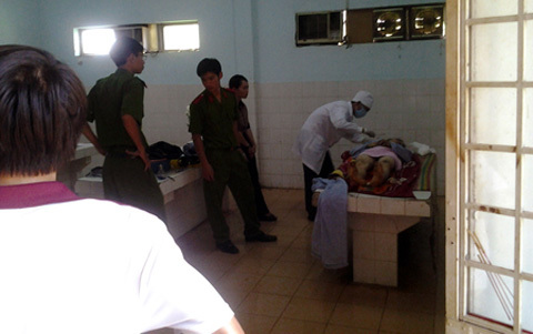 Đang mai táng cho 'con' thì con... gọi điện về