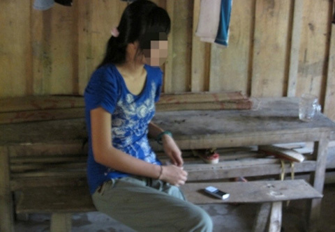 Bị hãm hiếp, bé 13 mang bầu 8 tháng