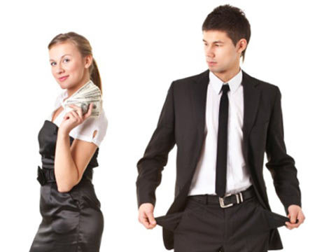 Biến thành kẻ nói dối vì thu nhập gấp 10 lần chồng