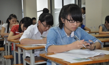 Chấm thi ĐH: Đã có điểm Toán 9,75 và Văn 8,75