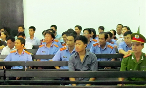 Kẻ nổ mìn nhà GĐ Công an Khánh Hòa lãnh 23 năm tù