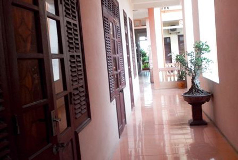 Bột “lạ” xuất hiện trước phòng Bí thư Huyện ủy