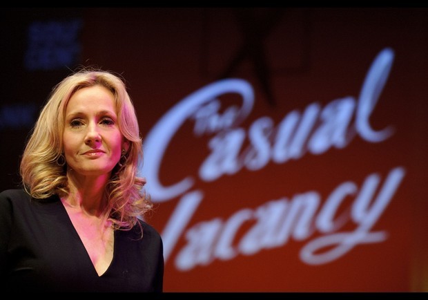 Một nhà văn có thu nhập 1200 tỉ đồng một năm