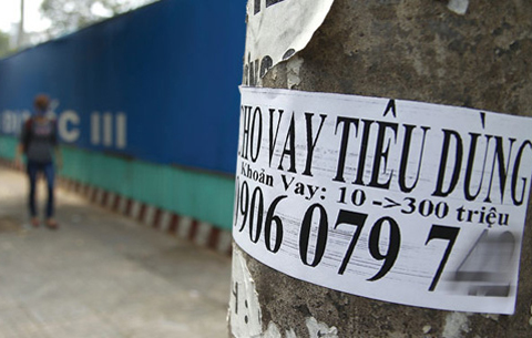 Vay tiêu dùng: Tin lời mật ngọt, cả đời gánh nợ