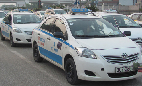 Đuổi việc tài xế taxi “chém’ khách nước ngoài 7,5 triệu