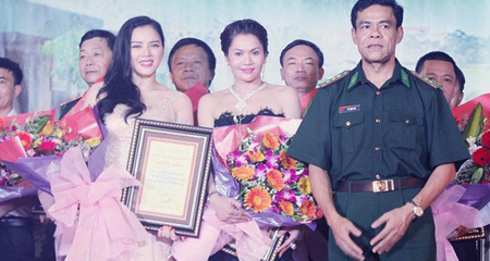 Nữ đại gia phố núi Hà Tĩnh kết thân Lý Nhã Kỳ