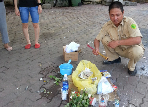 Phát hiện trẻ sơ sinh trong thùng rác