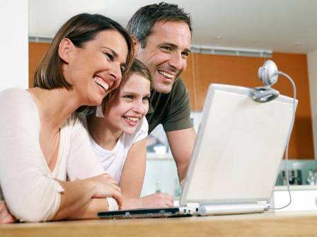 Làm bạn của con trên mạng