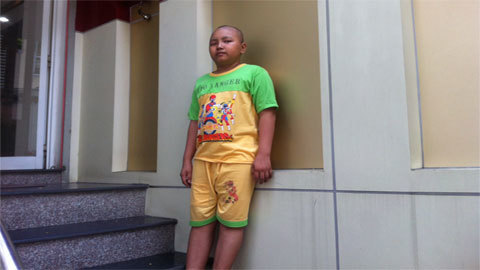 Bé 3 phần sống 7 phần chết, cha sợ...con quyết mổ