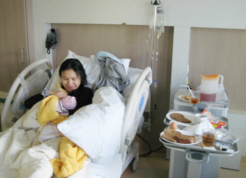 Sướng như mẹ Việt sinh con ở Hà Lan