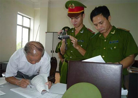 Hạ cánh nghỉ hưu: Hàng loạt sếp lớn vẫn phải vào tù