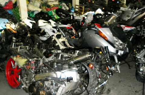 Tạm giữ hàng trăm mô tô “khủng” tại cảng Hải Phòng