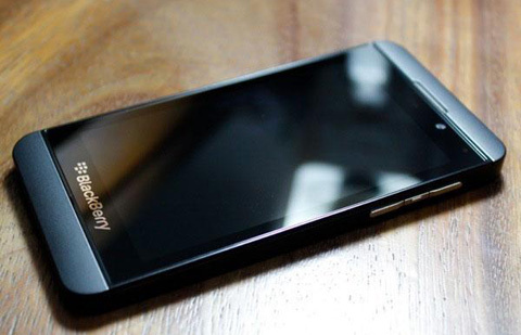 BlackBerry Z10 giảm giá còn 0 USD