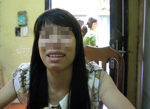 Nữ sinh mới ra trường 'nhập khám' vì ăn cắp