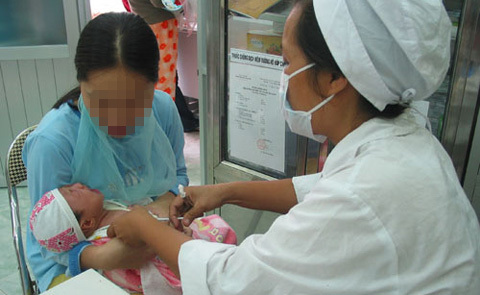 1 trẻ sơ sinh tử vong sau tiêm vitamin K