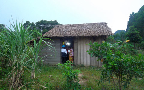 Khát vọng có ly sữa cho con của hai vợ chồng ‘ngẩn ngơ’