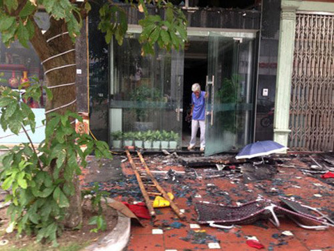 Hiện trường vụ cháy tiệm vàng, 4 trẻ em tử vong