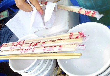 Đũa tẩm hoá chất: dùng một lần, hại cả đời