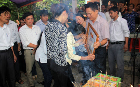 Nước mắt vỡ òa sau 24 năm được công nhận liệt sĩ