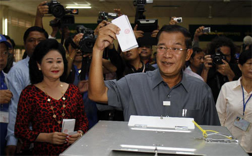 Cử tri Campuchia đi bỏ phiếu bầu Quốc hội