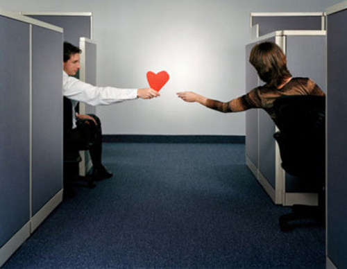 Tình công sở: Kịch tính, đau khổ... như trong phim