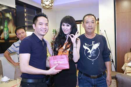 Phi Thanh Vân công khai tình mới