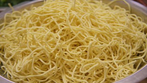 Sửng sốt mỳ sợi chứa lượng lớn hàn the