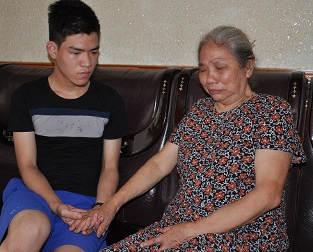 Những thủ khoa ‘vượt số phận’ mùa thi năm nay