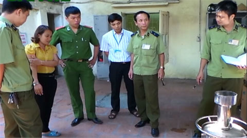 Nhân viên bán xăng gian lận nói gì?