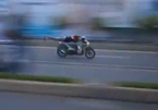 Lạnh người xem "quái xế" đua xe ở Sài Gòn