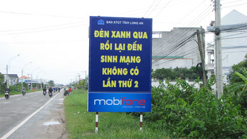 Pa nô tuyên truyền khó hiểu