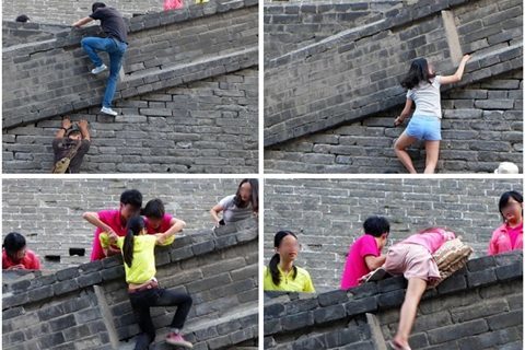 Nam thanh nữ tú TQ thi nhau trèo tường trốn vé