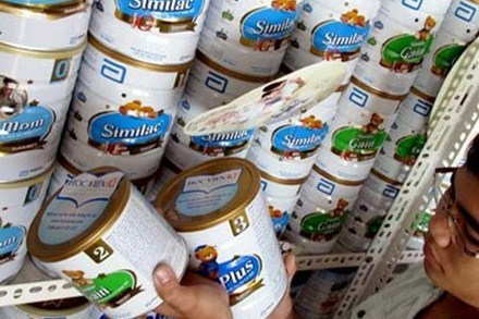 Dừng lưu thông các lô sữa Similac nghi nhiễm khuẩn
