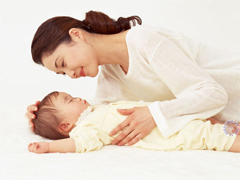 Lời tuyệt vọng của mẹ Việt không biết nuôi con bằng gì