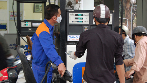 xăng dầu, móc túi, cây xăng bẩn, phẫn nộ, tẩy chay