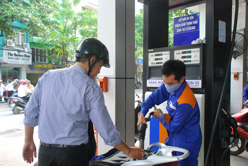 xăng dầu, móc túi, cây xăng bẩn, phẫn nộ, tẩy chay