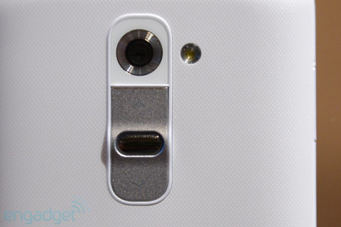 Tại sao 3 nút vật lý của LG G2 lại nằm ở mặt sau?