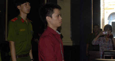 Kẻ giết bạn gái, cướp tài sản lĩnh án tử