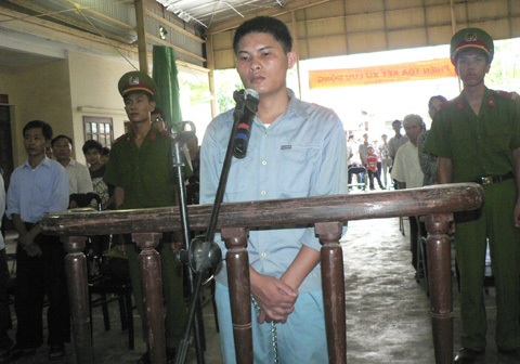 Xin giảm án cho lái xe tông chết nữ sinh