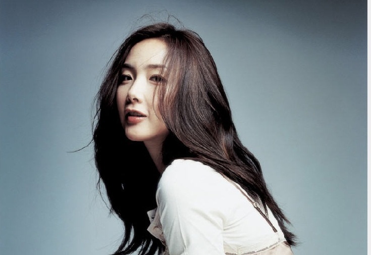 Choi Ji-woo trở thành người giúp việc