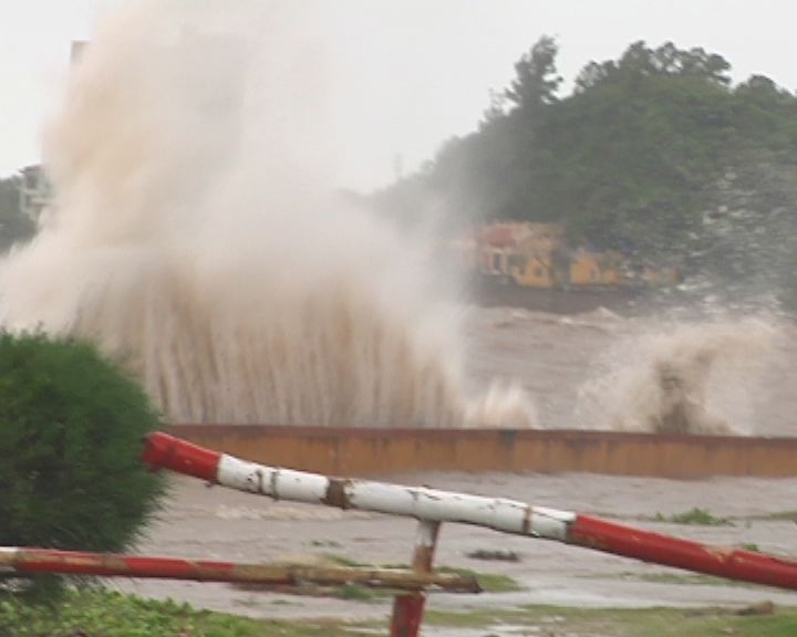 Siêu bão Utor có thể gây mưa lớn cho miền Bắc