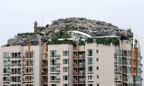 Đắp núi trên nóc nhà cao tầng ngay giữa thành phố