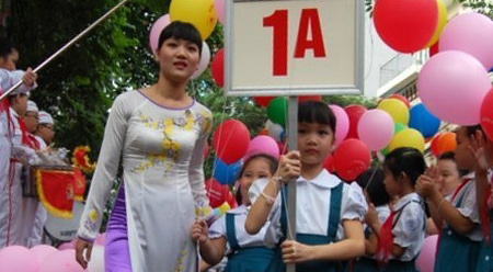 Chi nhiều tiền cho con được học ít