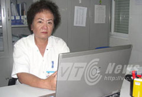 Bác sĩ kể chuyện đau lòng: Bé 6 tuổi vá 'đời con gái'