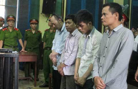 Giết bạn nhậu vì không chịu uống bia... giao lưu