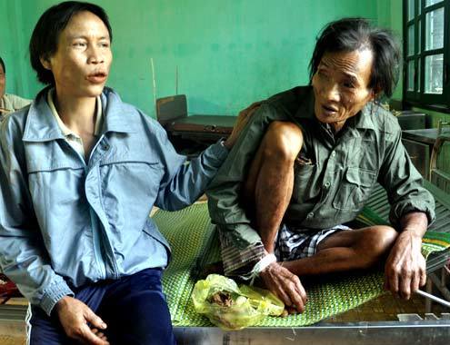 Bức xúc vì “người rừng” bị mang ra kinh doanh