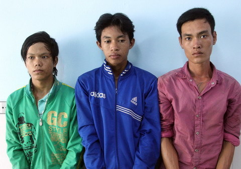 Hàng chục cảnh sát truy bắt tên cướp trong rừng dừa nước