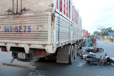 TP.HCM: Tai nạn chết người trên xa lộ Hà Nội