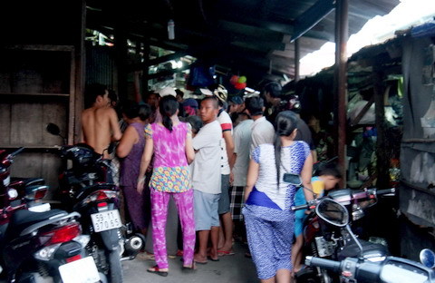 Cụ bà chết bí ẩn trên sân thượng